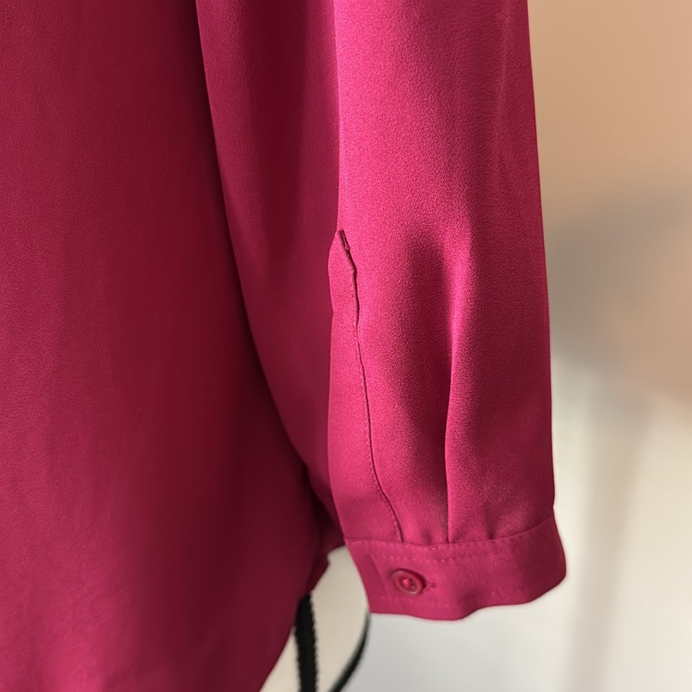 Loft Women’s Raspberry Blouse Size XSP - Picture 6 of 8